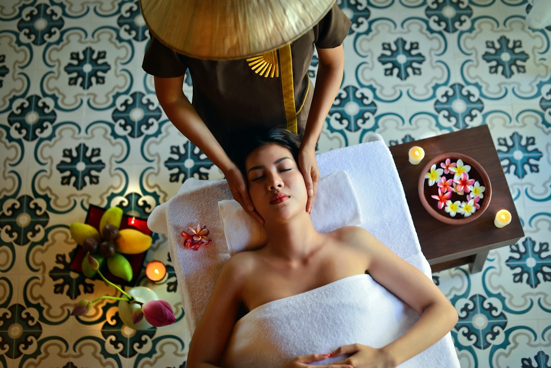 bamboo massage at home in Da Nang hotel